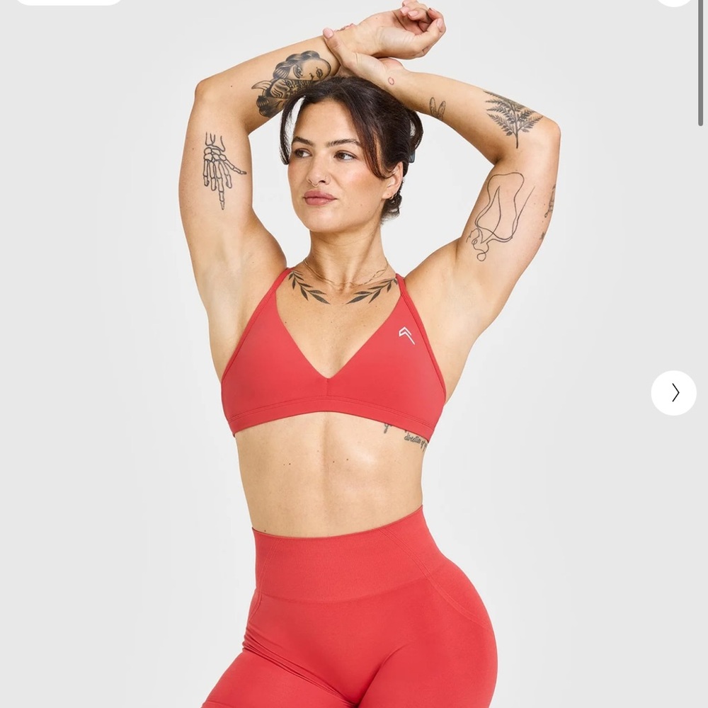 EASYLIFT™ ULTRA MINIMAL V NECK BRALETTE WITH WHITE LOGO COLOR SWEET RED